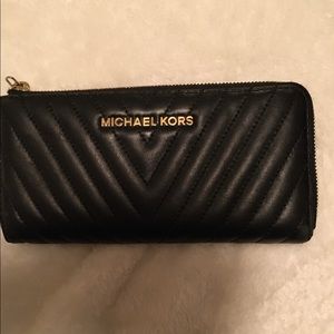 Michael kors quilted black wallet